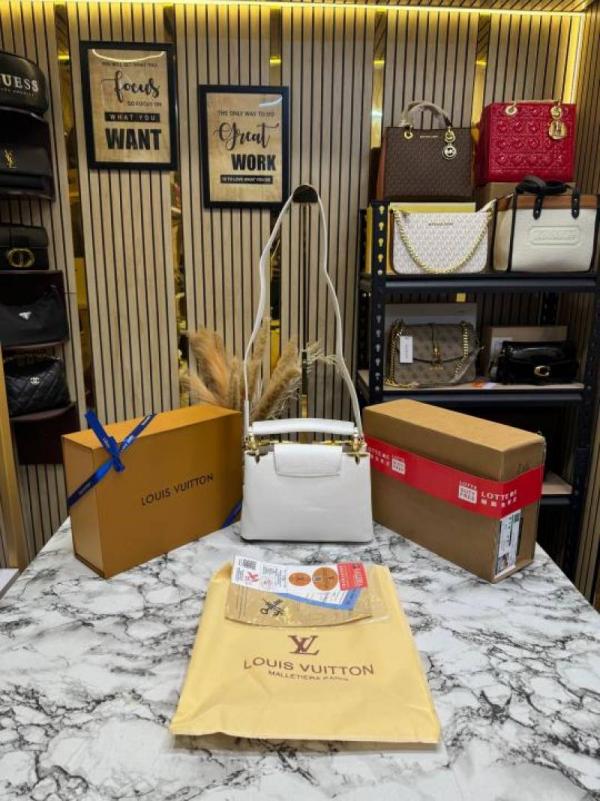 Louiis Vuitton Capucines Taurillon Handbag With Double Og Box And Dust Bag (White)