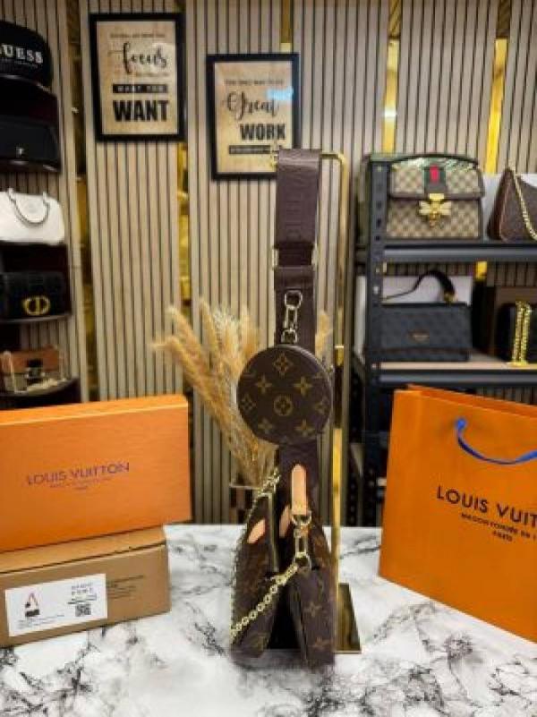 louiis vuitton pochette with double box and dust bag including carry bag (brown-m44840)