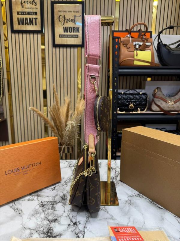 Louiis Vuitton pochette with double box and dust bag including carry bag (pink m44840)