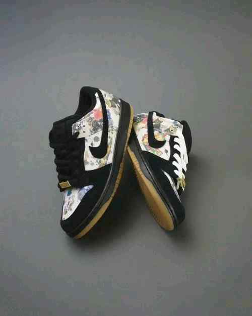Nikkee SB Dunk Low x Supreme Rammellzee