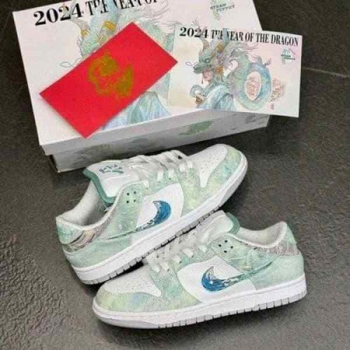 Nikkee Sb Dunk Year Of The Dragon Steam Puppet WITH ORIGINAL BOX