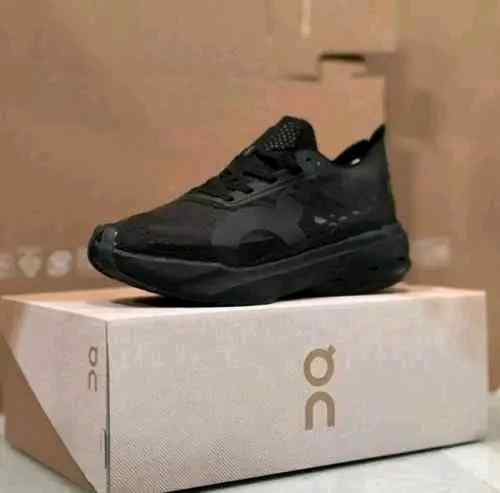 ON CLOUD BOOM STRIKE SNEAKERS BLACK