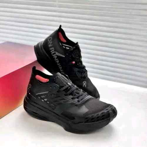 ON CLOUD BOOM STRIKE SNEAKERS BLACK