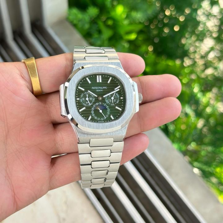 Pate_ek philippe Nautilus Chronograph silver Green
