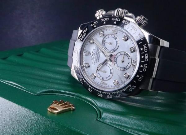 Roleex Cosmograph Daytona chronograph Black Rubber Strap White Dial