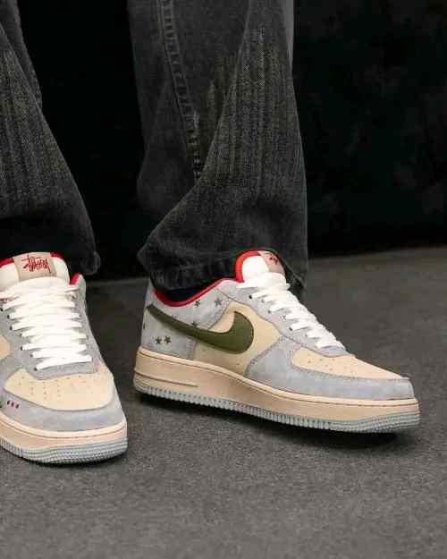 Nikkee AirForce 1 X Stussy Grey Red