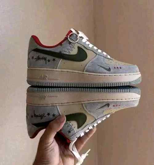 Nikkee AirForce 1 X Stussy Grey Red