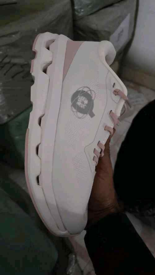 Kith x On Cloudzone White Pink for her