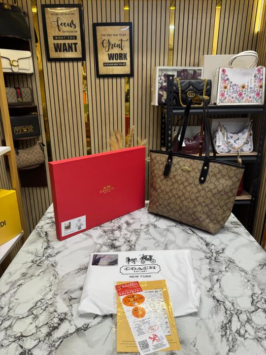 Coac Signature Canvas Zip Tote Bag With Box And Dust Ba ) (8913) (Apricot)