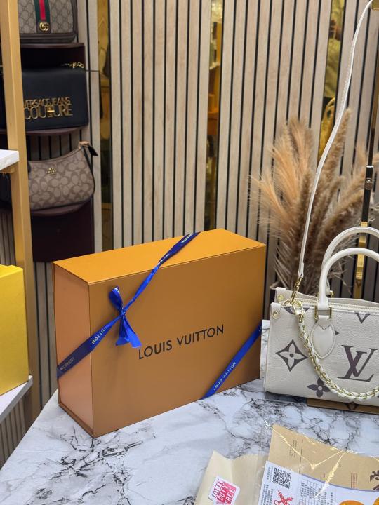 Loui Vuitton OnTheGo East West Bi-Color Monogram Handbag With Double Box Packaging (White)