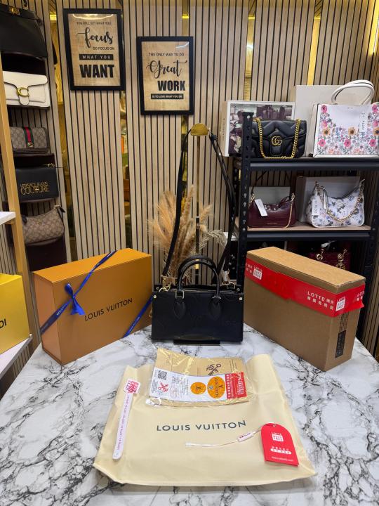 Loui Vuitton OnTheGo East West Monogram Handbag With Double Box Packaging (Black) (43812)