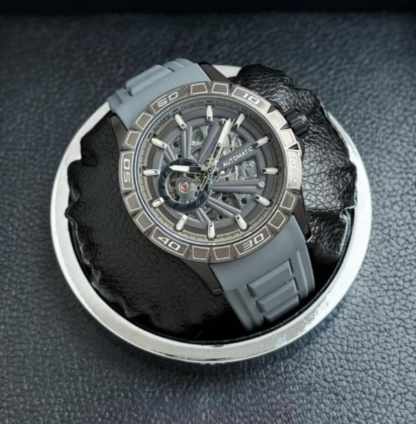 Roger Dubuis Skeleton Automatic ( Back open )