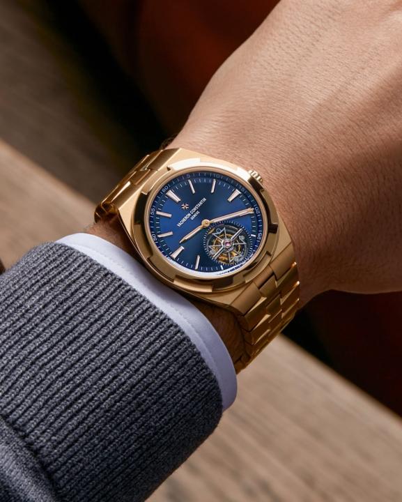 Vachero_on Constantin Overseas Tourbillon copper blue