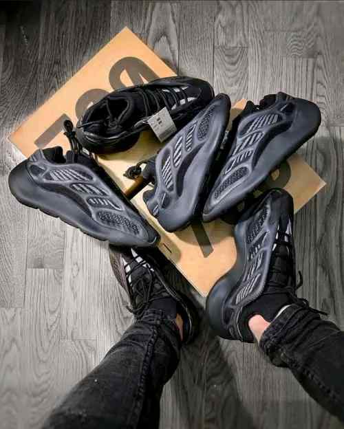 Adidaass Yeezy 700 v3 Alvah Semi UA