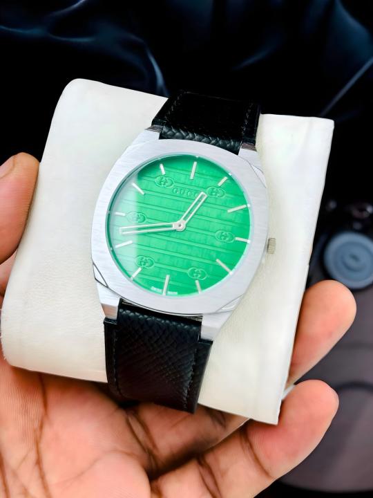 Guccci 25H Black Leather Strap Silver Green Dial