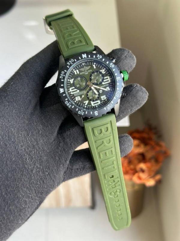 Breitling Endurance Pro Green (Date working)
