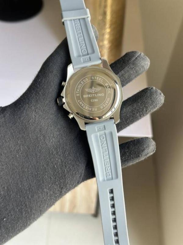 Breitling Endurance Pro Grey (Date working)