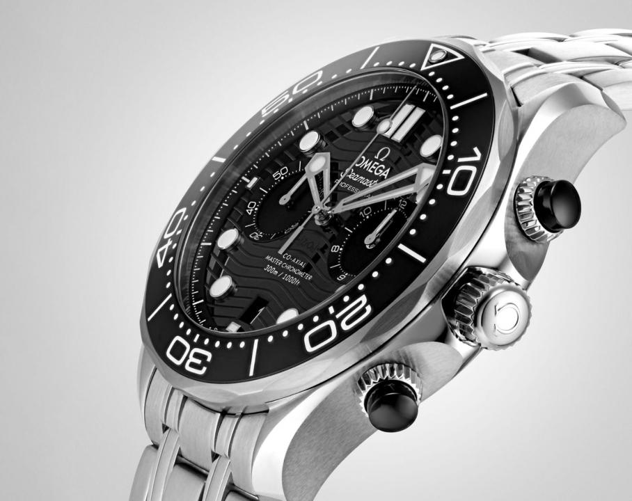 Omegg_a Seamaster Diver 300M Co-Axial Master Chronometer Chronograph silver Black