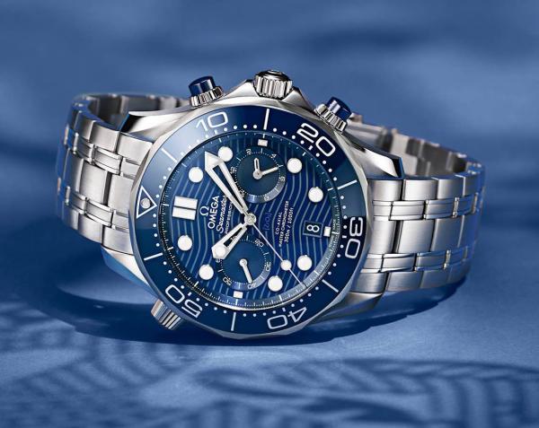 Omegg_a Seamaster Diver 300M Co-Axial Master Chronometer Chronograph silver blue