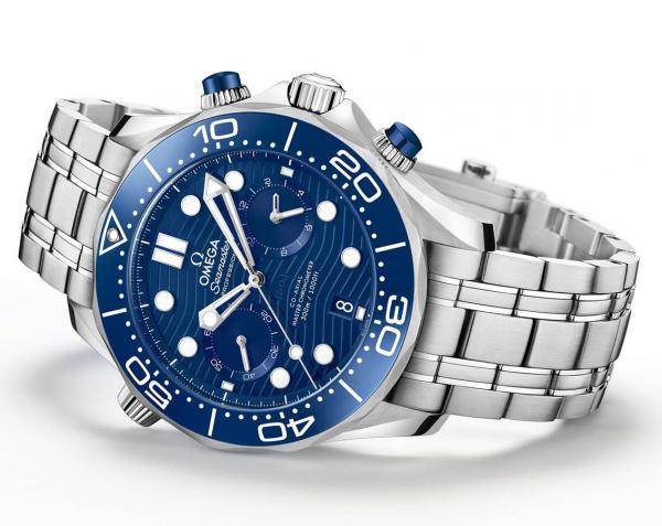 Omegg_a Seamaster Diver 300M Co-Axial Master Chronometer Chronograph silver blue