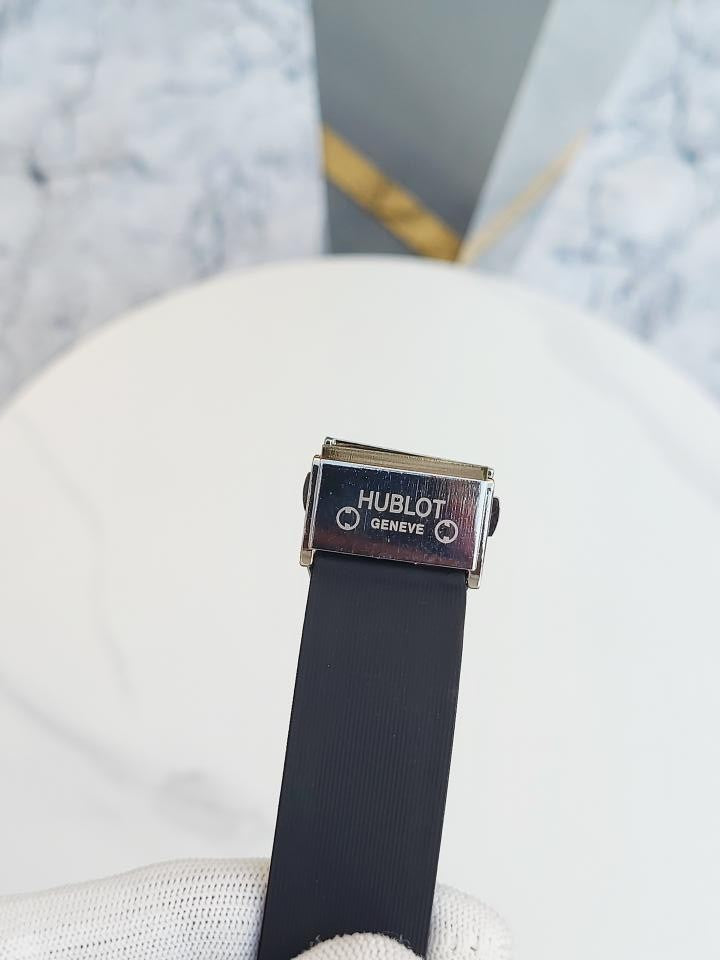 Hublot Classic Fusion Silicon Belt Black SIlver 156
