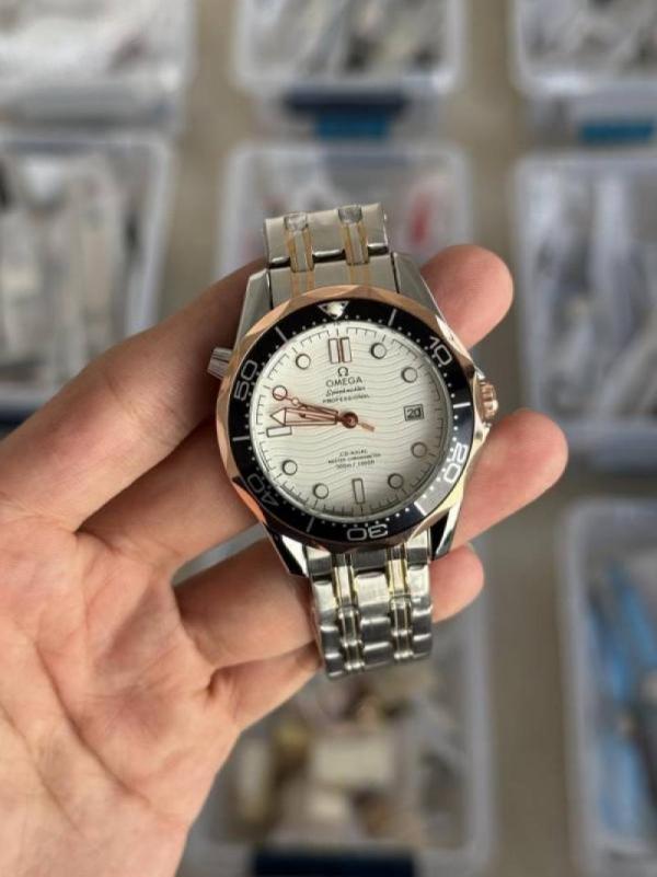 Omeg Speedmaster Automatic Open Heart Premium watch