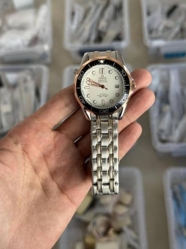 Omeg Speedmaster Automatic Open Heart Premium watch