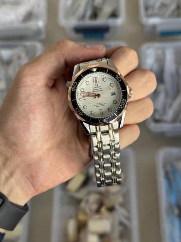 Omeg Speedmaster Automatic Open Heart Premium watch