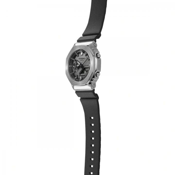 Casio g shock gm2100 black silver Black