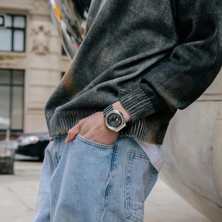 Casio g shock gm2100 black silver Black