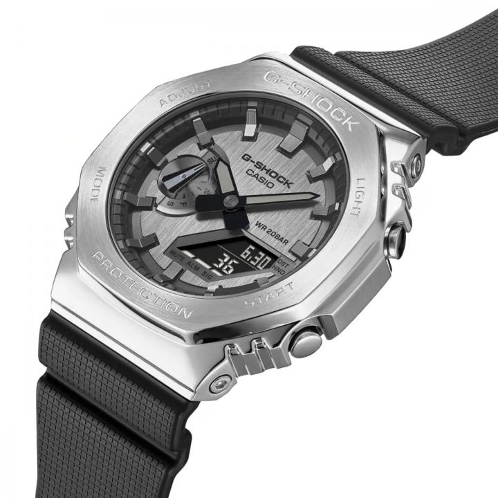 Casio g shock gm2100 black silver Black