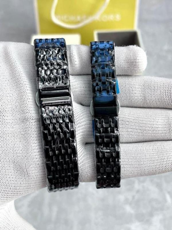 Citizen classic couple