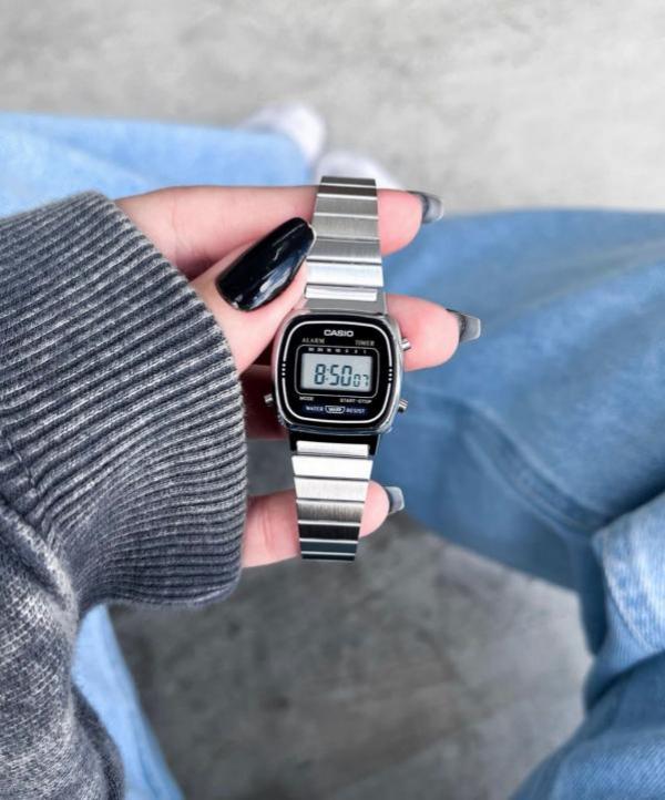 Casio womens mini vintage 981