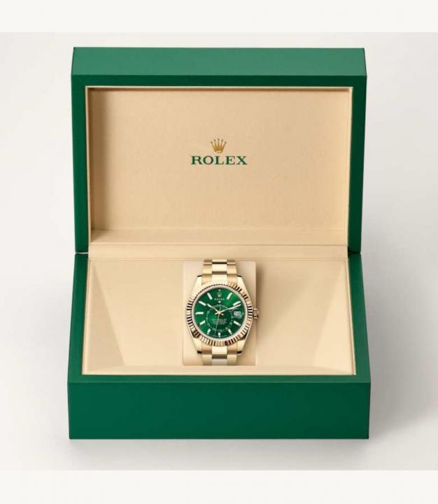 Roleex Sky-Dweller 42mm Yellow Gold Chain Green Dial