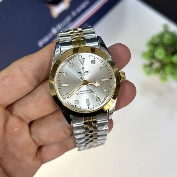Tudor Black bay Mens Quartz Analog watch
