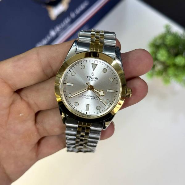Tudor Black bay Mens Quartz Analog watch