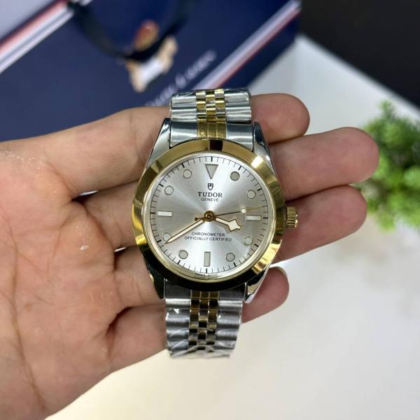 Tudor Black bay Mens Quartz Analog watch