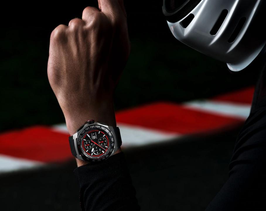 Tag Heuee_r Formula 1 Chronograph black Red