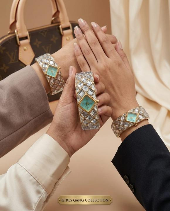Swarrovsk_i Curiosa Bangle Gold To Tiffany