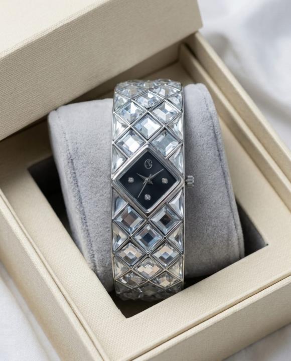 Swarovskk_i Curiosa Bangle Silver To Black