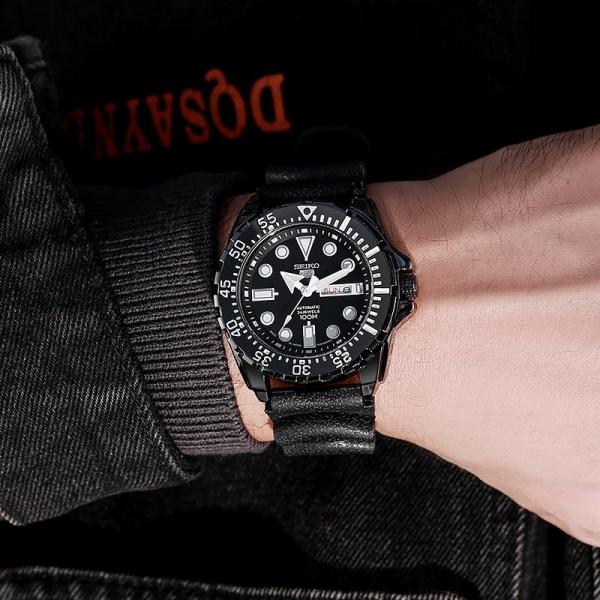 Seiko Diver Sports 5 Quartz Black