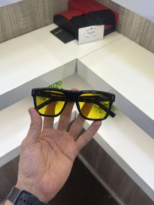 Prad 3835 Glossy black Yellow lens