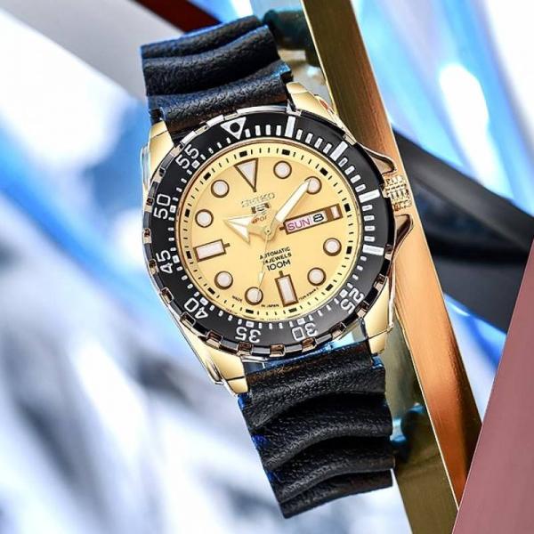 Seiko Diver Sports 5 Quartz Black Yellow