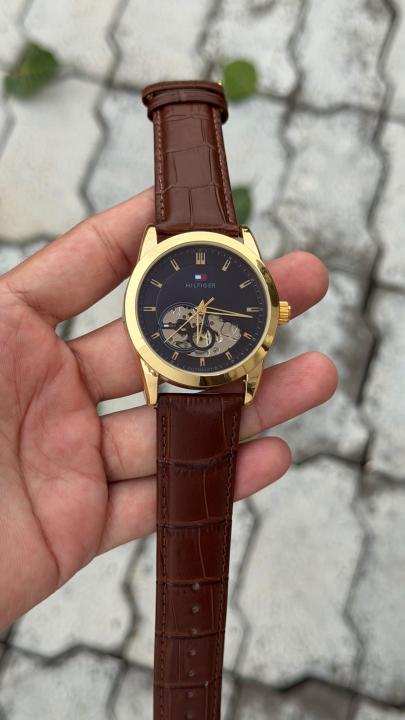 Tommm_y Hilfiger baker automatic open  heart