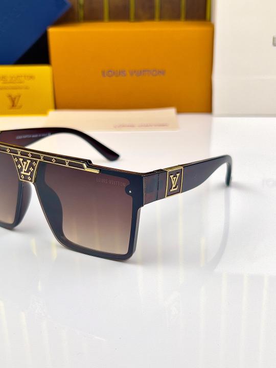 LOUI_ISS VUITTON D-660