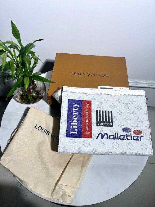 Louiis vuitton mens toiletry messenger pouch with OGBOX DUSTCOVER CARD