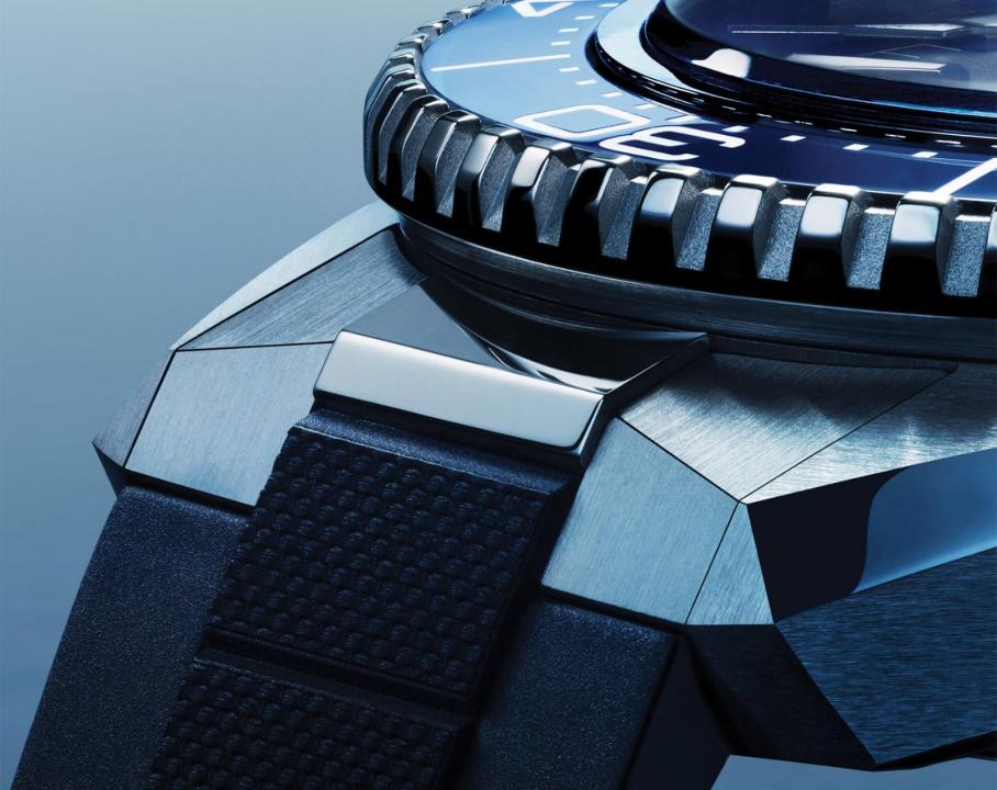 Omegg_a Seamaster Planet Ocean 600M Co-Axial Master Chronometer black blue