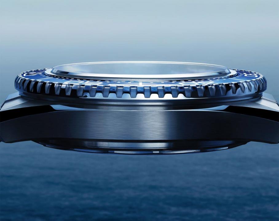 Omegg_a Seamaster Planet Ocean 600M Co-Axial Master Chronometer black blue