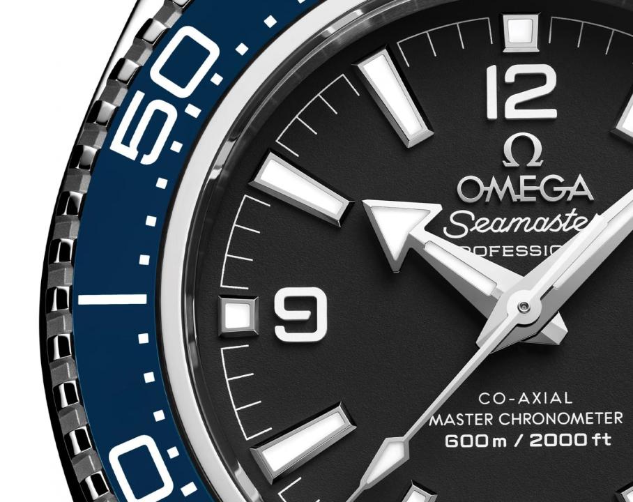 Omegg_a Seamaster Planet Ocean 600M Co-Axial Master Chronometer black blue