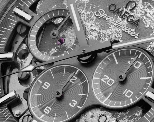 Omegg_a  Speedmaster Dark Side of the Moon